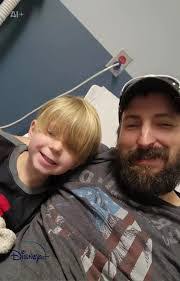 Dennis Kessler's Instagram, Twitter & Facebook