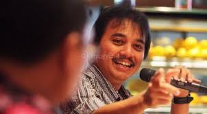Roy mengaku pemasangan parabola tersebut untuk mempermudah akses internet. Atasi Narkoba Di Generasi Muda Roy Suryo Akan Terjun Langsung Okezone News