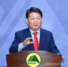 권영진 대구시장이 그동안 받아온 신천지 유착설에 대해 '마음껏 덤벼라'라고 대응했습니다. ê¶Œì˜ì§„ ëŒ€êµ¬ì‹œìž¥ ëŒ€êµ¬ì‹œ íƒ„ì†Œì¤'ë¦½ ì‹œë¯¼í˜'ì˜ì²´ ë°œëŒ€ì‹ ê°œìµœ ì‚¬íšŒ ëŒ€êµ¬ ì „êµ­ ê¸°ì‚¬ë³¸ë¬¸ êµ­ì œë‰´ìŠ¤