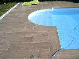 Margelle Et Carrelage Piscine Margelle Piscine Beton Et Gres Cerame Contemporaine