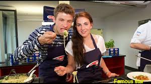 Thomas müller uudelleentwiittasi fc bayern english. Football Player Thomas Muller His Wife Lisa Trede Youtube
