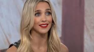 Sin dudas hacía mucho que, en el ciclo que conduce la nieta de mirtha legrand, una invitada no acaparaba la mirada de toda la audiencia por su outfit. El Sincericidio De Soledad Fandino Tras Divorciarse De Rene Perez Pronto