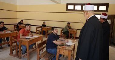 بدء اللجنة الأولى لطلاب الثانوية الأزهرية القسم العلمى بمادة النحو - اليوم السابع