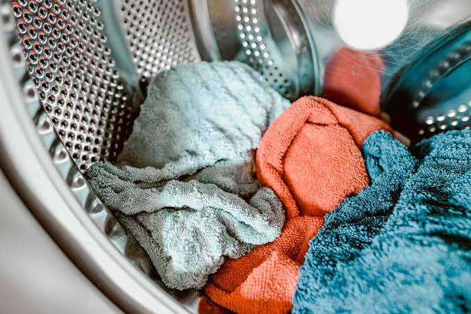 Should You Wash Bath Towels With Kitchen Towels?