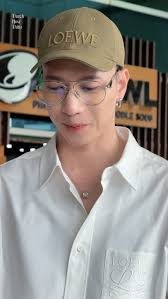 mỹ nam cười chúm chím 🥹