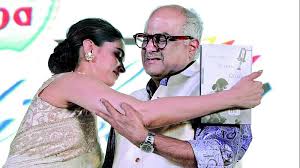 His father surinder kapoor grew up in peshawar (now pakistan) and had moved to meerut post the partition of british. Boney Kapoor Gets Emotional Again