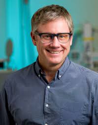 Dennis Newell's Instagram, Twitter & Facebook