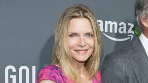 Michelle pfeiffer was born in santa ana, california, to donna jean (née taverna: Michelle Pfeiffer Says She S More Open To Work Now That Her Children Are Grown Abc News