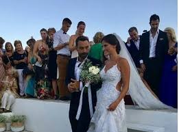 Η χριστίνα μπόμπα περπάτησε στην πασαρέλα ντυμένη νύφη. Sakhs Tanimanidhs Ti Apanta Stis Fhmes Peri Egkymosynhs Ths Xr Mpompa Boro Apo Thn Anna Droyza Boro Gr
