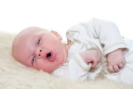 Batuk pada bayi usia 2 bulan tentunya mengkhawatirkan, apalagi bagi orang tua muda yang baru memiliki momongan. Ini 5 Obat Batuk Bayi Yang Aman Apa Saja Ya