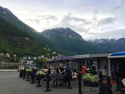 Buat kamu yang bingung menjawab tts ini yuk lihat aja kunci jawabannya hanya di selamat datang di blog droidlova, kali ini kami akan menguak rahasia kunci jawaban tts cak lontong level coto makassar 1. 30 Kunci Jawaban Wow Trolltunga 8 Background Pedia Edu