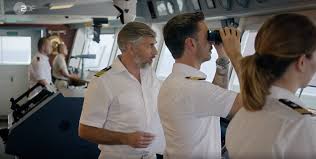 A total of 83 episodes have been produced as of 2019. Traumschiff Zuschauer Lachen Uber Eine Szene Mit Florian Silbereisen Watson