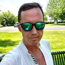 Lynnette Fleming's Instagram, Twitter & Facebook