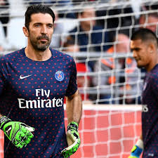 Kariyer sayfasında gianluigi buffon isimli futbolcunun sezon bazında takımının yer almış olduğu turnuvalardaki maç, gol, asist, sarı kart, kırmızı kart, oyuna girme, oyundan alınma. Report Gigi Buffon Nearing Return To Juventus After 1 Season With Psg Bleacher Report Latest News Videos And Highlights