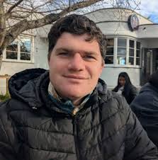 Hi, I'm a 19-year-old looking for a flat in Gisborne for around $100–$200  per week. I'm struggling at the moment and really need help finding a  place. Please message me if you