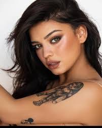 Ashley Herman's Instagram, Twitter & Facebook