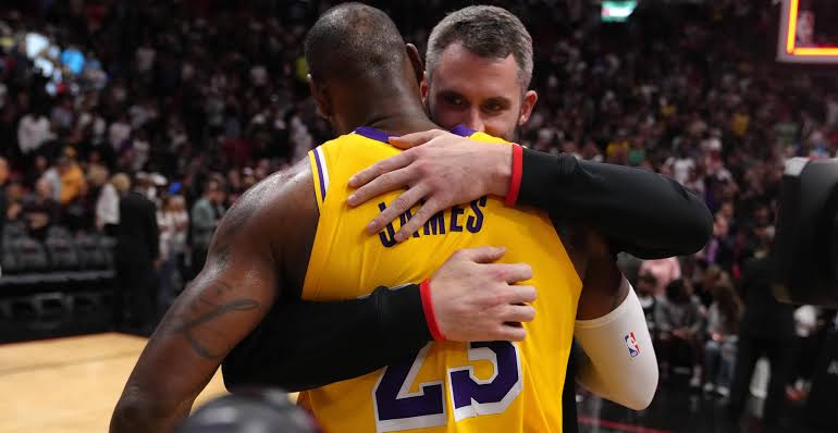 Kevin Love Rumored to Join LeBron James in Los Angeles as Lakers Plan Big Offseason Moves