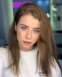 Akşın Koçovalı me makeup 😍😍 Si mendoni, si duket?? A i shkon makeup-i??