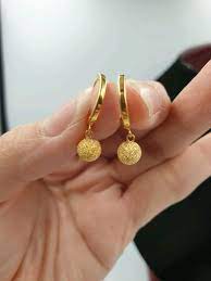 Maybe you would like to learn more about one of these? Jual Anting Klip Emas Asli Kadar 700 Model Bola Kristal Pasir Simple Mewah Di Lapak Alice Shop Bukalapak