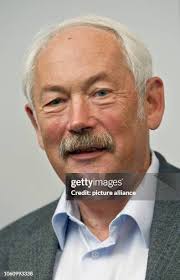 80 Peter Grünberg Photos & High Res Pictures