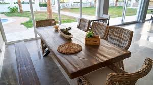 Vous trouverez votre table à manger chez meublerdesig, que vous cherchiez une table basse ronde, table rectangulaire, à rallonges ou fixes, en bois ou en verre. Quelle Finition Pour Nos Meubles En Bois Brut Ou Renoves Slow Deco