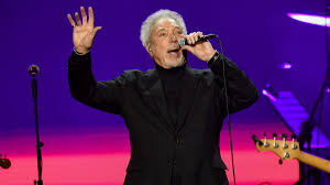 Sir Tom Jones celebró su cumpleaños publicando un inédito concierto — Radio  Imagina