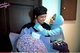 Aurel hermansyah positif hamil, lenggogeni beri harapan ini. V9o81bw7s6r1lm