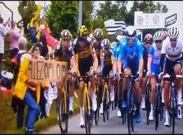 Stage 1 of the tour de france descended into absolute chaos on saturday as an overzealous spectator caused a huge crash on stage 1 of the tour de france. Emu5aqouqc5gzm