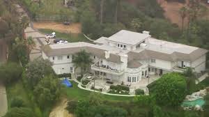 Today we take a look into the oldest paul brother's house and tour. Jake Paul Fbi Agents Executed A Federal Search Warrant At Youtube Celebrity S Home Cnn