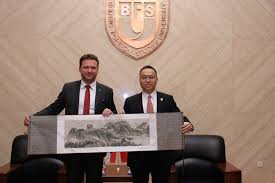 From wikimedia commons, the free media repository. Bfsu Navstivil Predseda Poslanecke Snemovny Parlamentu Cr Radek Vondracek Pekingska Univerzita Zahranicnich Studii Bfsu Czech