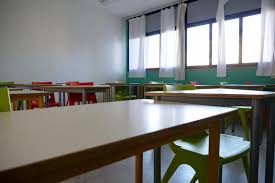 Scuole dell'infanzia, scuole primarie e. Scuola C E Il Rinvio Per Le Superiori All 11 Gennaio In Puglia Si Attende Ordinanza Di Emiliano