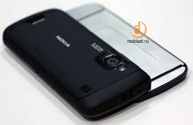 Overall the phone feels on par with quality of the e63, though lighter and smaller, and is insanely pocketable. Nokia Dengan Keyboard Lengkap Tampilan Qwerty Memperkenalkan Nokia C3 C6 Dan E5 Tentang Keyboard Yang Tidak Biasa