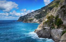 Lassen sie sich als nachtisch das unverwechselbare gelato in italien schmecken. Reisen In Italien Amalfi Kuste Mit Dem Meer Foto Vorratig Crushpixel