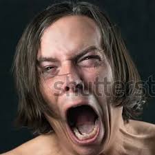 RED ONE" fracassa com 34 milhões de dólares a abrir o fim-de-semana  doméstico com um orçamento de $250 milhões. The Rock e Chris Evans são fãs,  mas podem não ser estrelas de