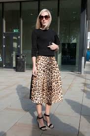 How To Wear Leopard This Fall Theglitterguide Com Leopard Print Skirt Fashion Week Street Style Fashion