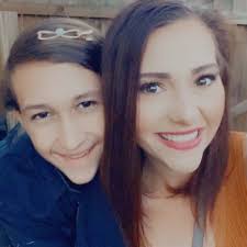 Mindy Soto's Instagram, Twitter & Facebook