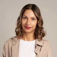 Tara Hirst's Instagram, Twitter & Facebook