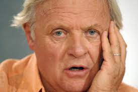 The silence of the lambs. Ablenkung Von Corona Anthony Hopkins Spielt Seinem Kater Auf Dem Klavier Vor