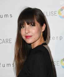 Soir de match pour Raphaël Glucksmann sans Léa Salamé mais avec son fils  aîné, Arthur est venu lui avec son garçon Aaron, dont la mère est mannequin 