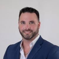 Derek Ratliff's Instagram, Twitter & Facebook