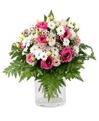 I piu' bei bouquet di fiori x compleanno da regalare alla tua amica speciale, o per festeggiare il compleanno della mamma. Il Galateo Dei Fiori Interflora