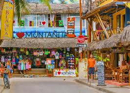 Montañita, un fabuloso pueblo ecuatoriano que incluye cerro, vegetación y  un vistoso valle con playas para surfear – Músicas del mundo