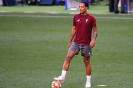 He was born to a dutch father and surinamese mother. Liverpool Virgil Van Dijk Frank De Boer Hofft Auf Em Teilnahme Klopp Tritt Auf Die Bremse