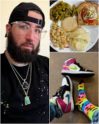 TONIGHT WE FEAST!!! 🍽️ #THEEMPERORSNEWCLOTHES