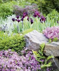 1001 Idees Et Conseils Pour Amenager Une Rocaille Fleurie Charmante Amenagement Jardin Jardins Jardin Romantique