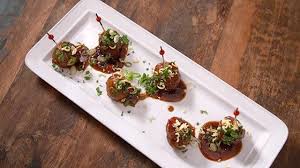 Boulettes Laquees Ail Et Erable Recipe Recipes Food Turkey Dishes