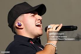 288 Eslabon Stock Photos, High-Res Pictures, and Images