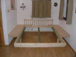 Überlegen sie im voraus, ob sie räder oder lieber schienen für schubläden (schubladenauszüge) verwenden möchten, denn das wirkt sich auf die höhe aus. Bett Selber Bauen