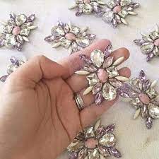 صوبي موتيفات رائعة بالأحجار على الشبيكة أو جيلاتين موديلات للإستفادة bead embroidery patterns embroidery jewelry bead embroidery jewelry