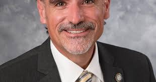 Randy Lollis's Instagram, Twitter & Facebook